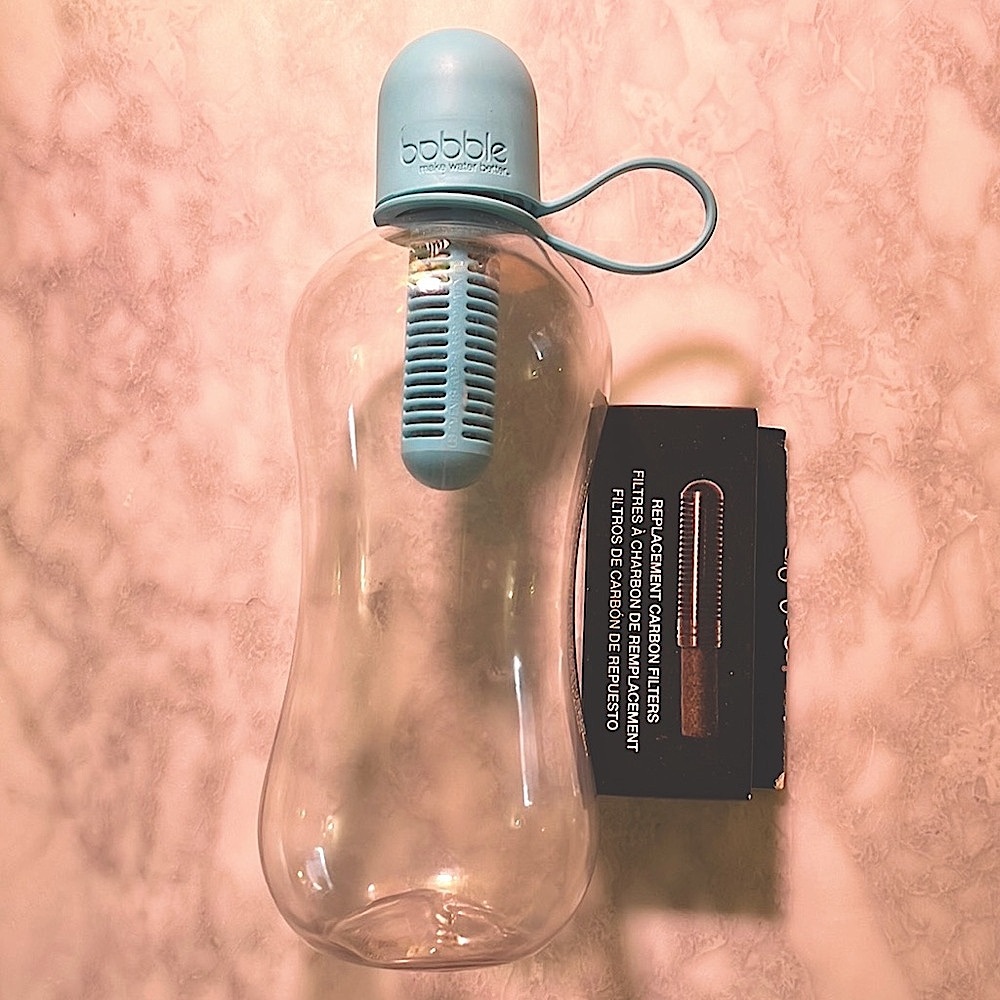 Bobble plastic water bottle w/ replaceable filter, includes 2 BONUS NEW FILTERS!